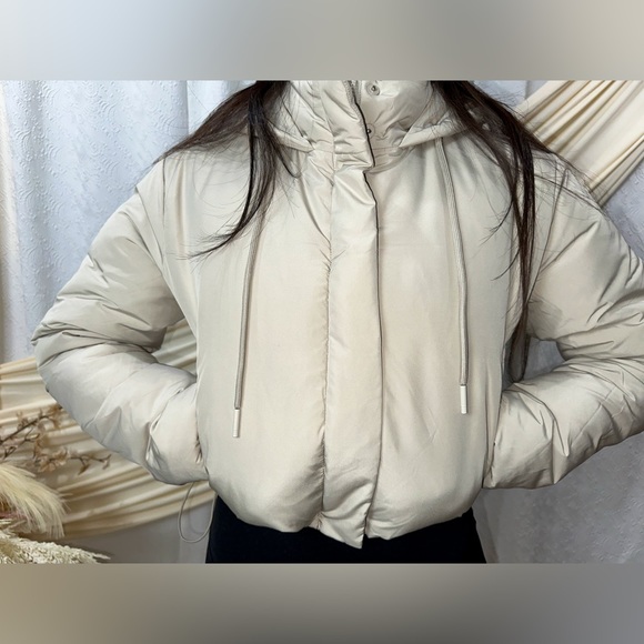 Cropped Puffer Jacket - Picture 2 of 6